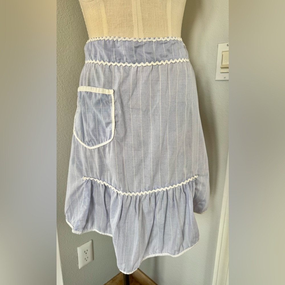 Vintage Ric Rac Apron with Pocket